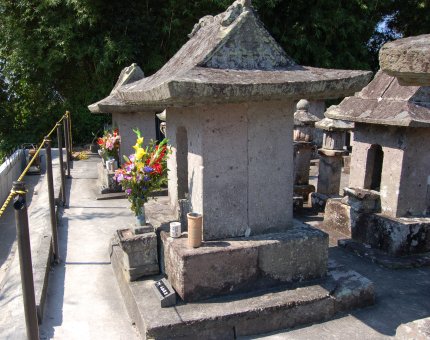 薩摩藩家老・小松帯刀の墓（鹿児島県日置市）。